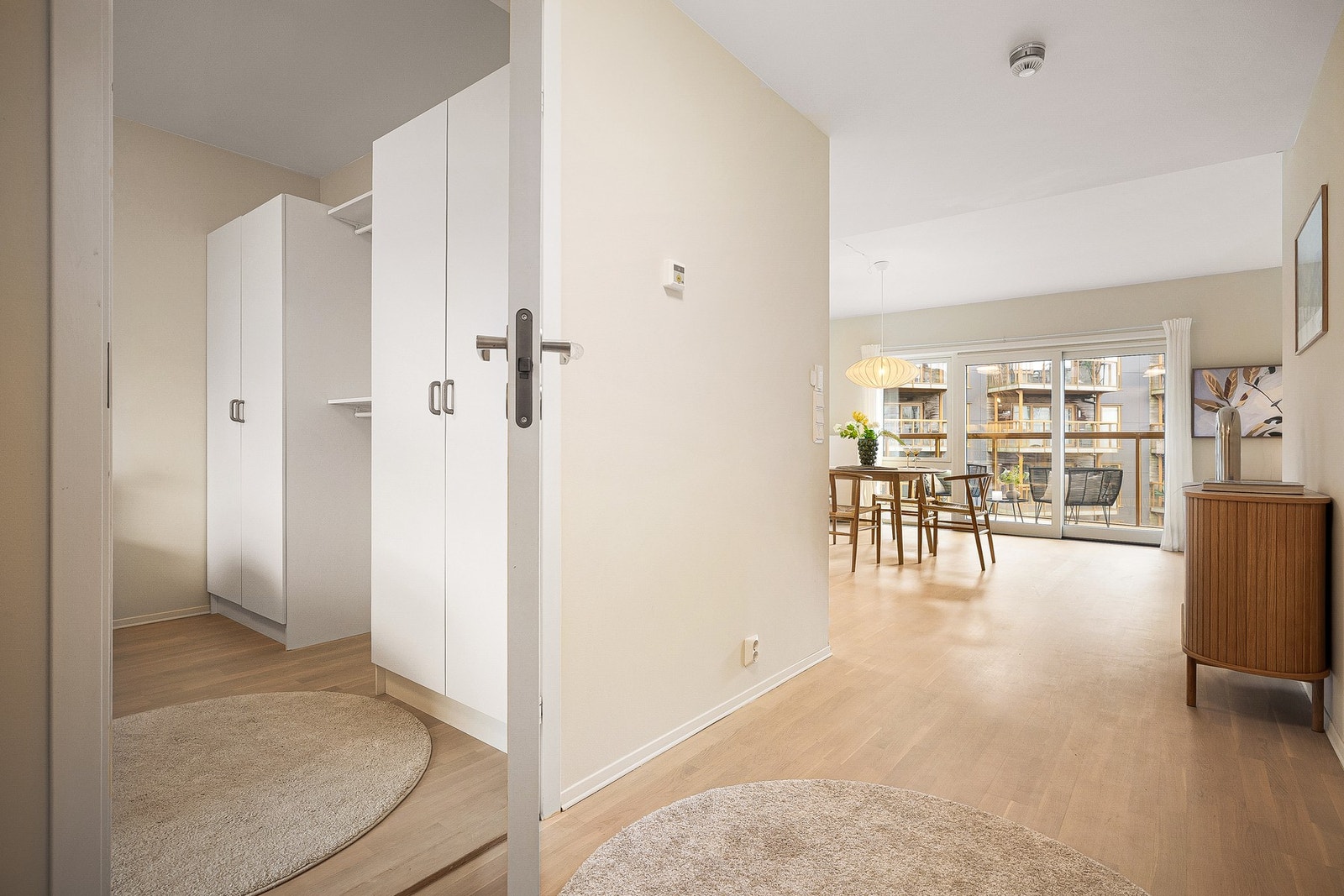 Legg merke til at gulvet er behandlet og lakkert i 2024. Galleribilde