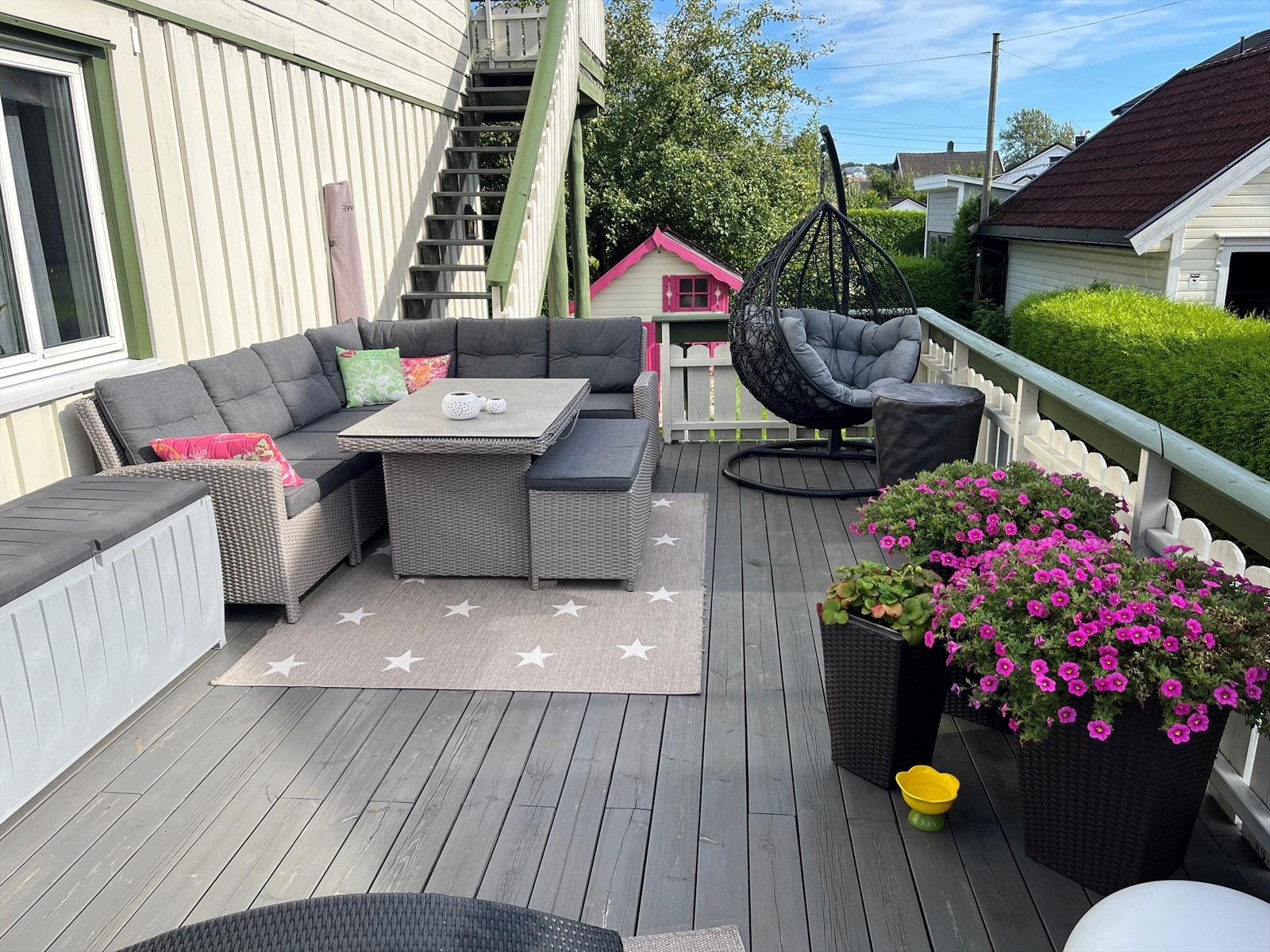 Solrik terrasse.jpg Galleribilde