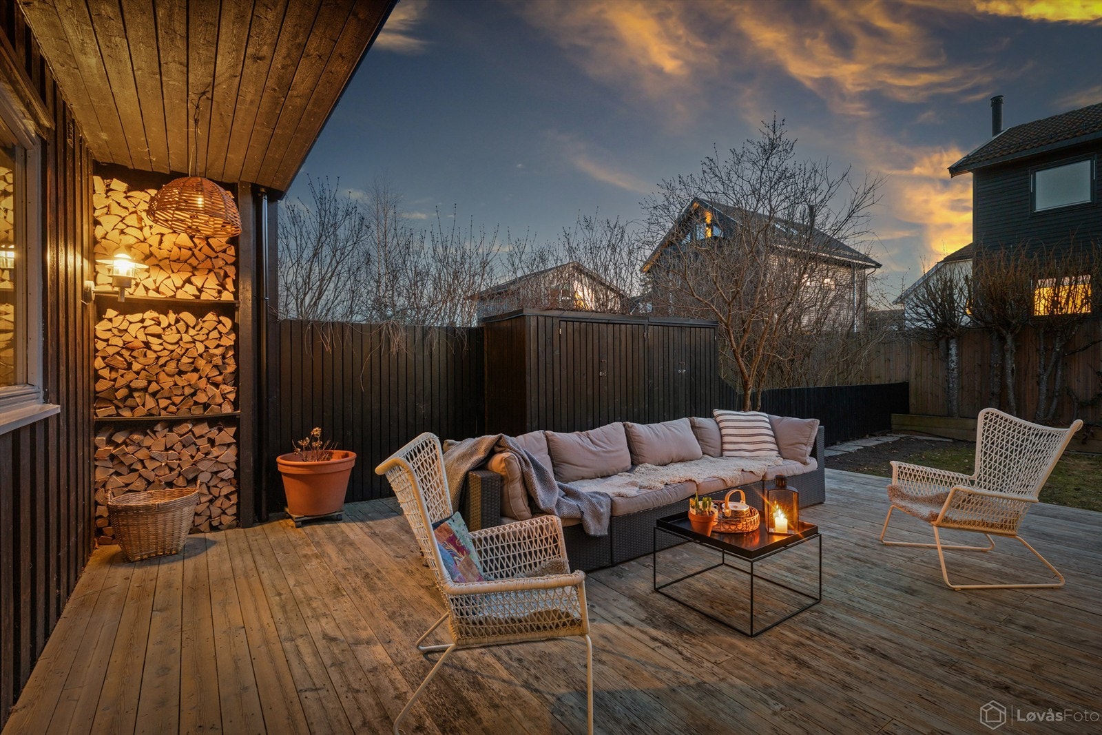 Skjermet og solrik terrasse Galleribilde