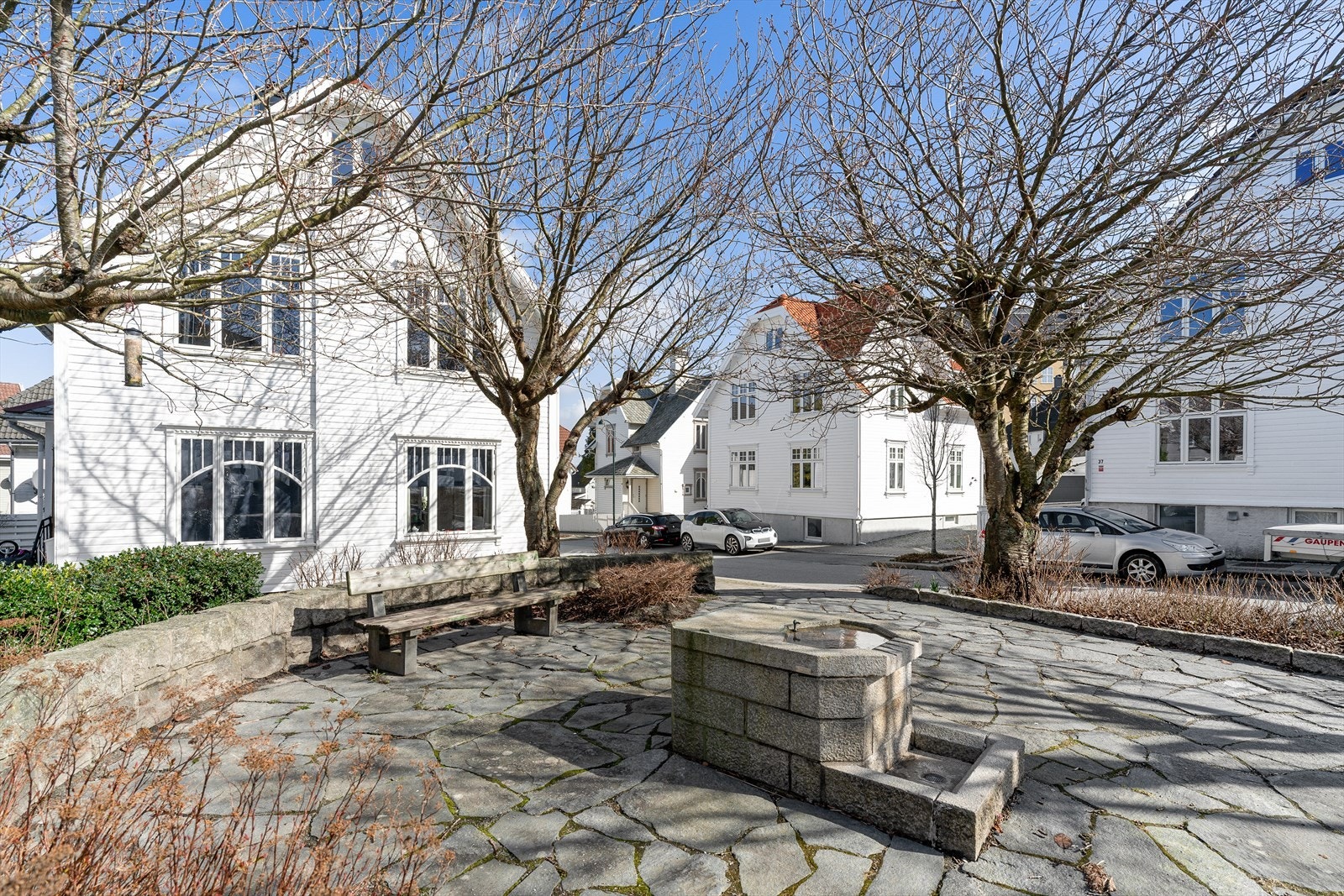 Uteområde. Galleribilde