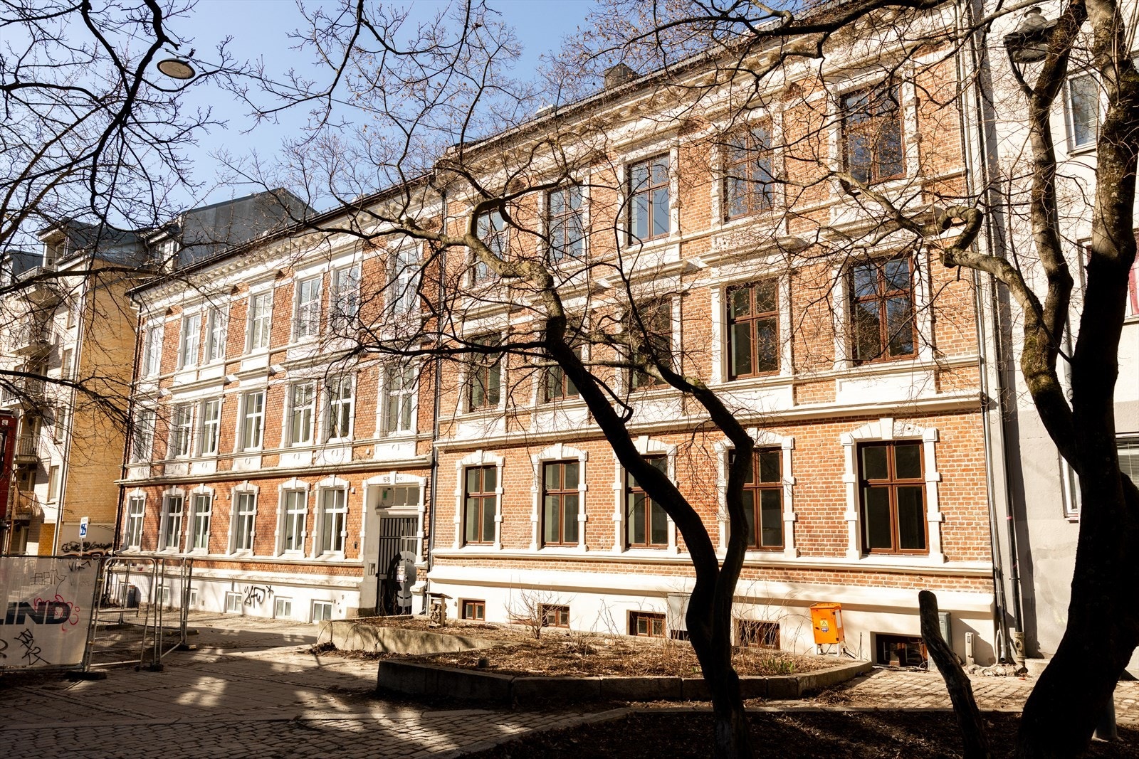 Sentral beliggenhet i en flott klassisk bygård. Galleribilde