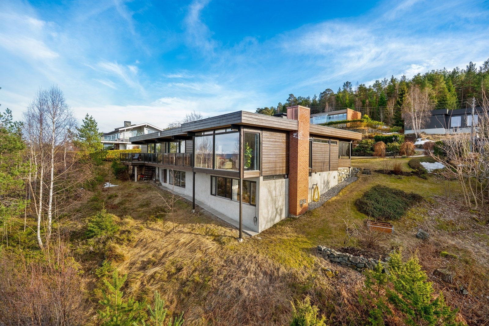 Området godt kjent for sitt sterke nærmiljø, gode bokvaliteter og brede aktivitetstilbud. Galleribilde