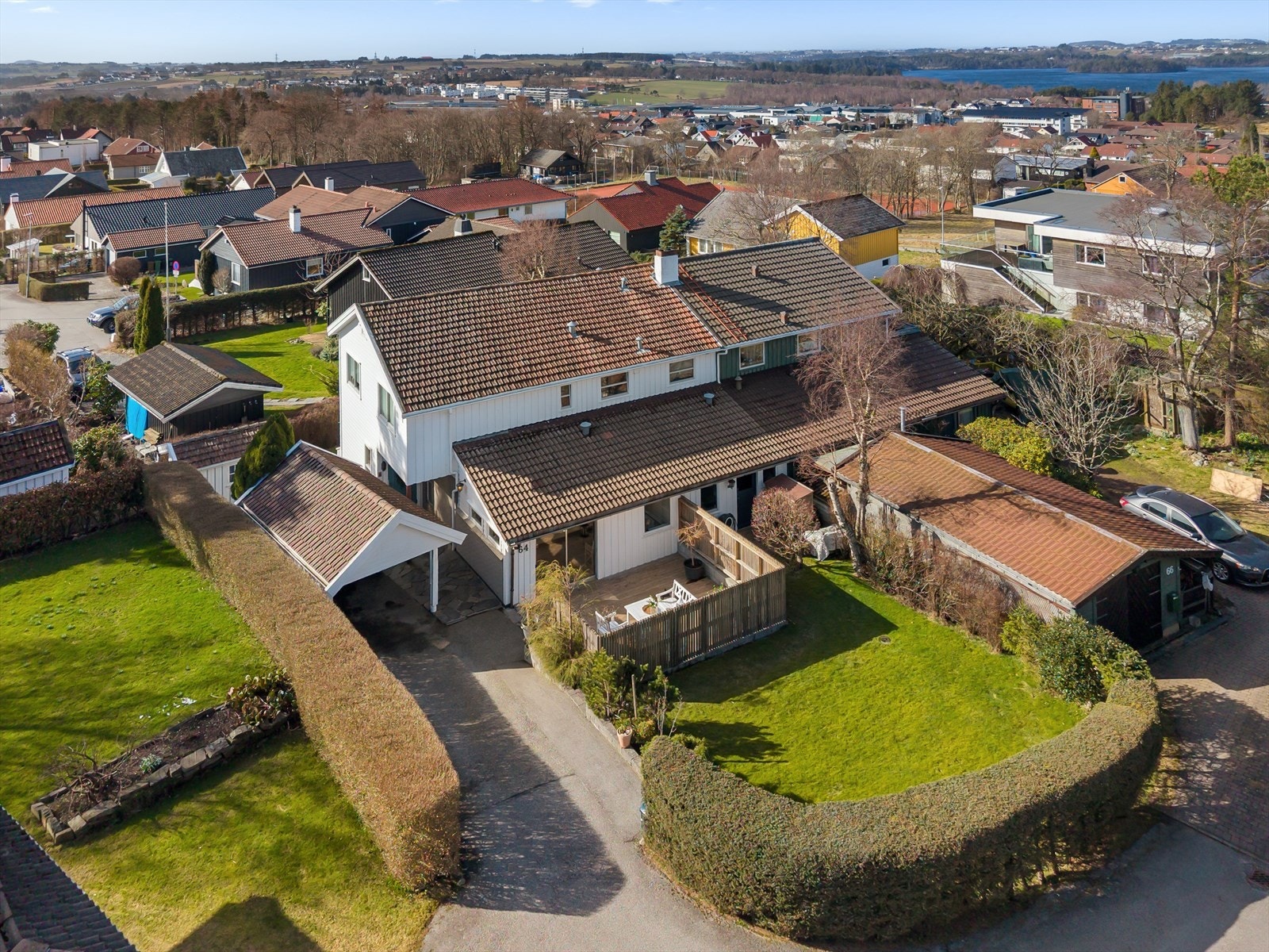 EiendomsMegler 1 v/ Thomas Fanebust presenterer Skjalgsbakken 64. Foto: Eivind Dirdal Galleribilde