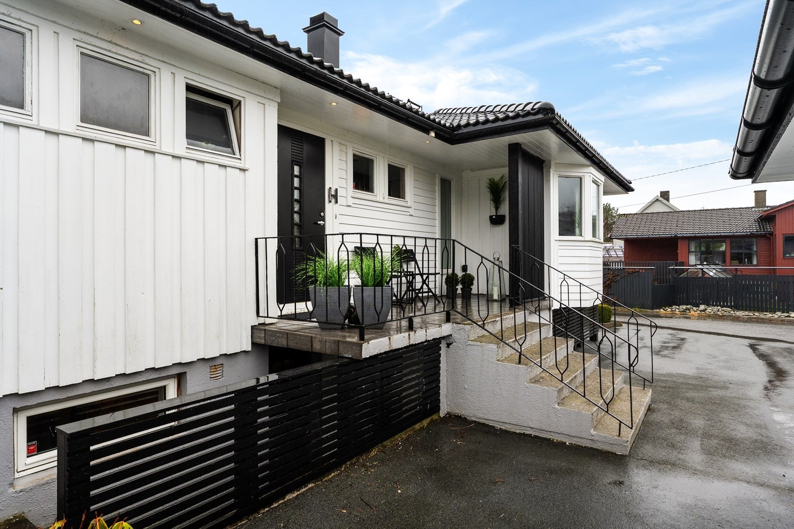 Kjelleretasjen har egen inngang Galleribilde