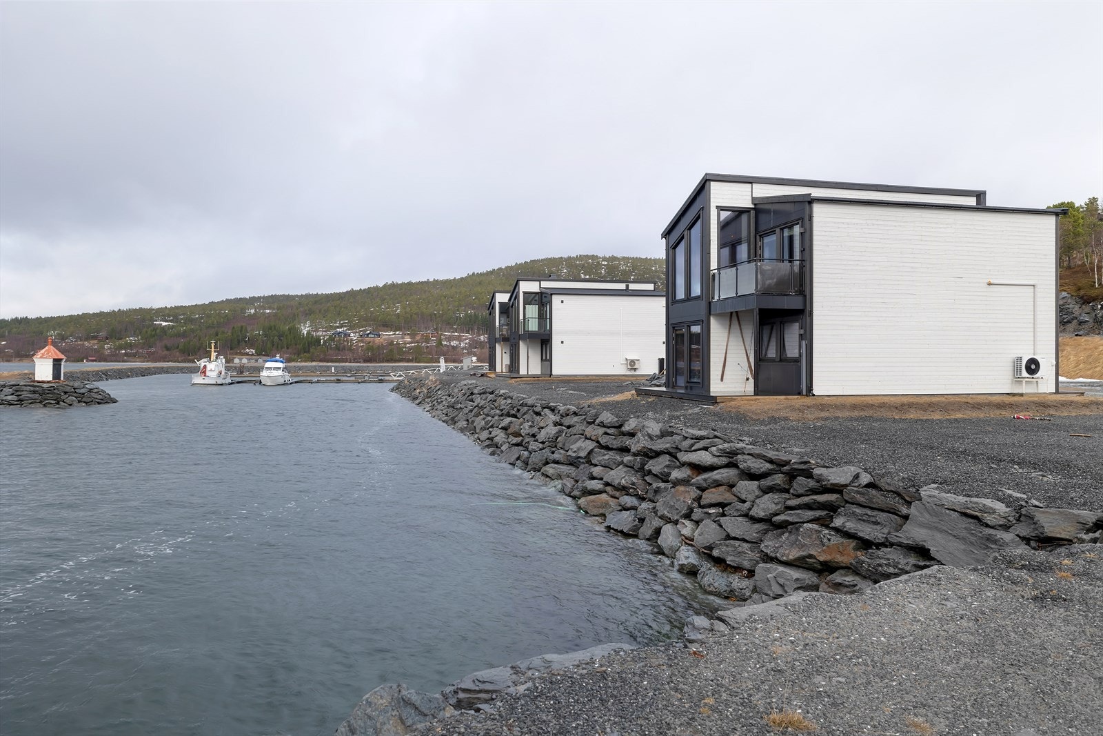 Her har du direkte tilgang til sjøen Galleribilde