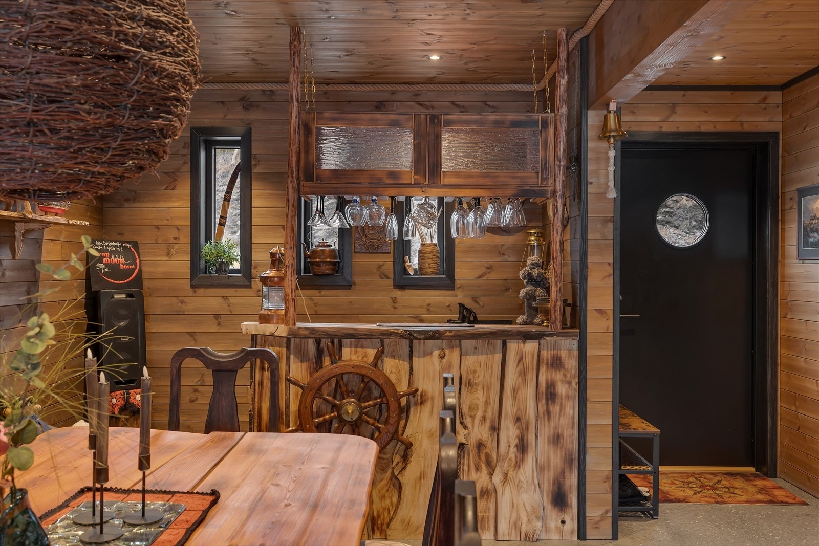 Egen bar i første etasje Galleribilde