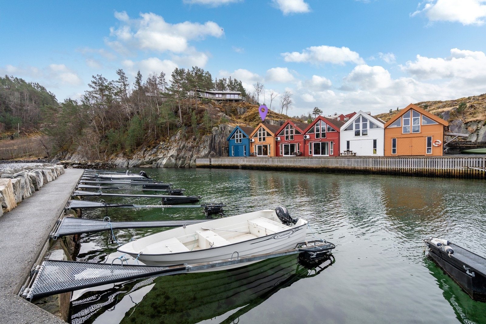 - Idyllisk beliggenhet rett ved sjøen Galleribilde