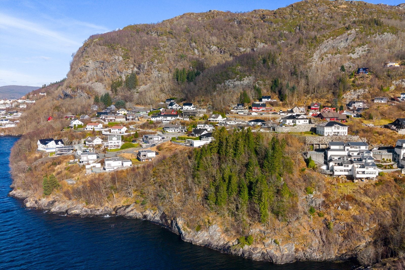 Kort vei til dagligvare og Åsane sine kjøpesentre. Galleribilde