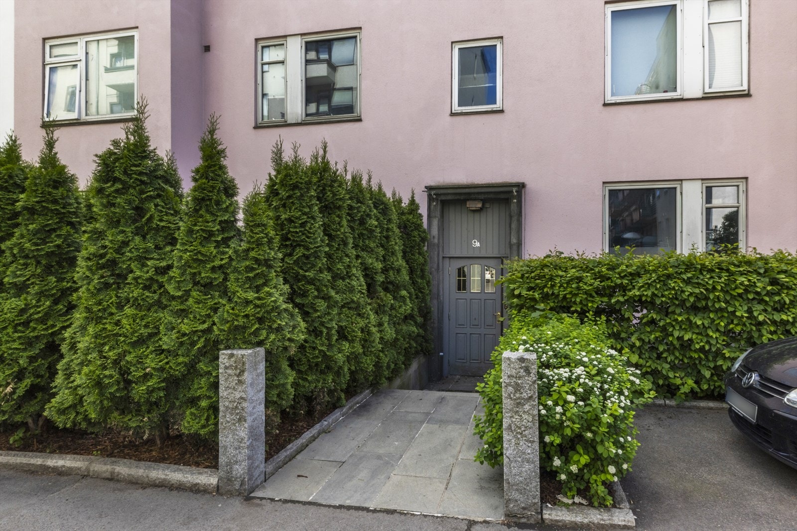 Maries gate 9. Sameiet har parkeringsplasser som leies ut for kr 750 per mnd. Alle plassene er utleid i dag, men det er ingen på venteliste Galleribilde