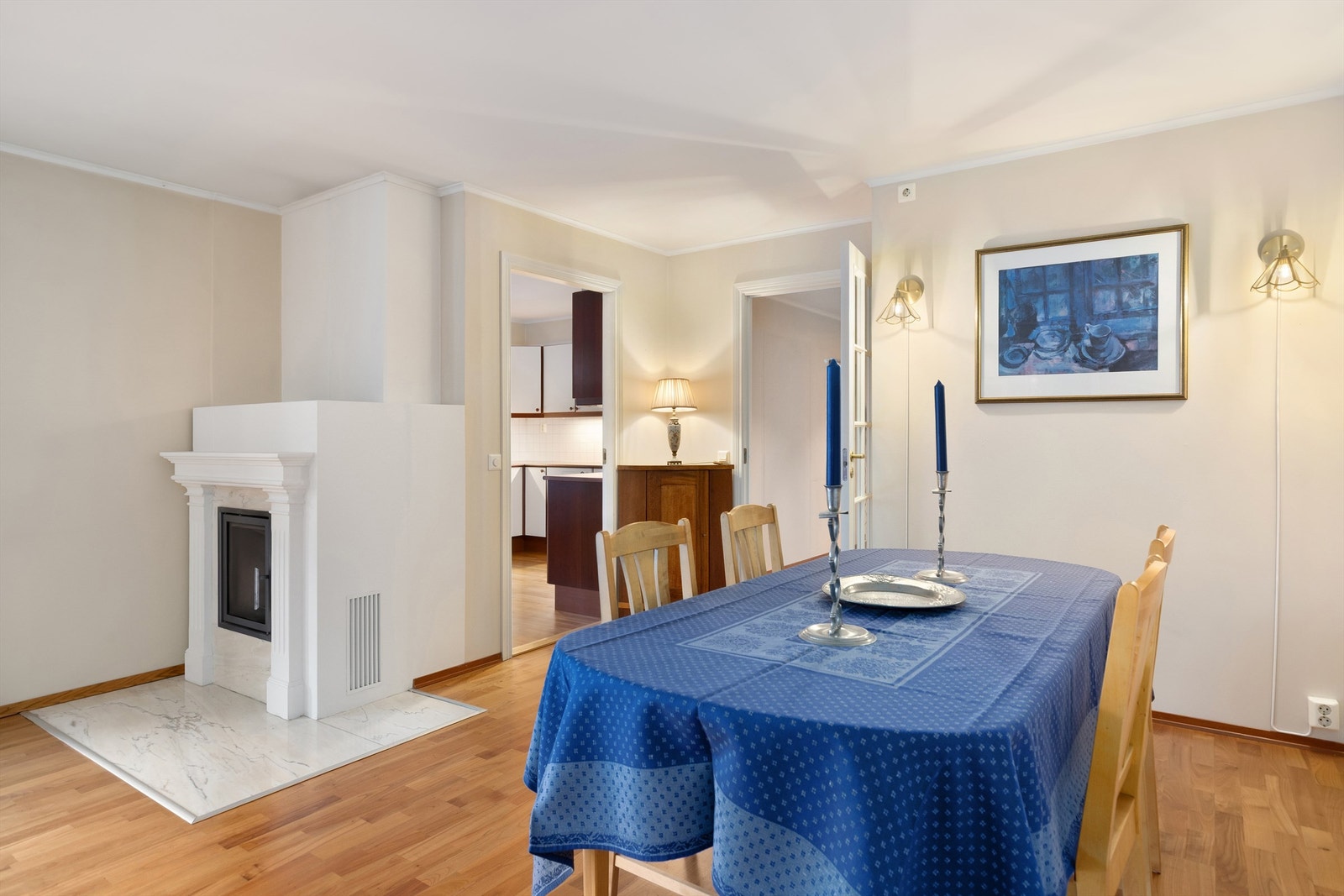 Spisestue med peis Galleribilde