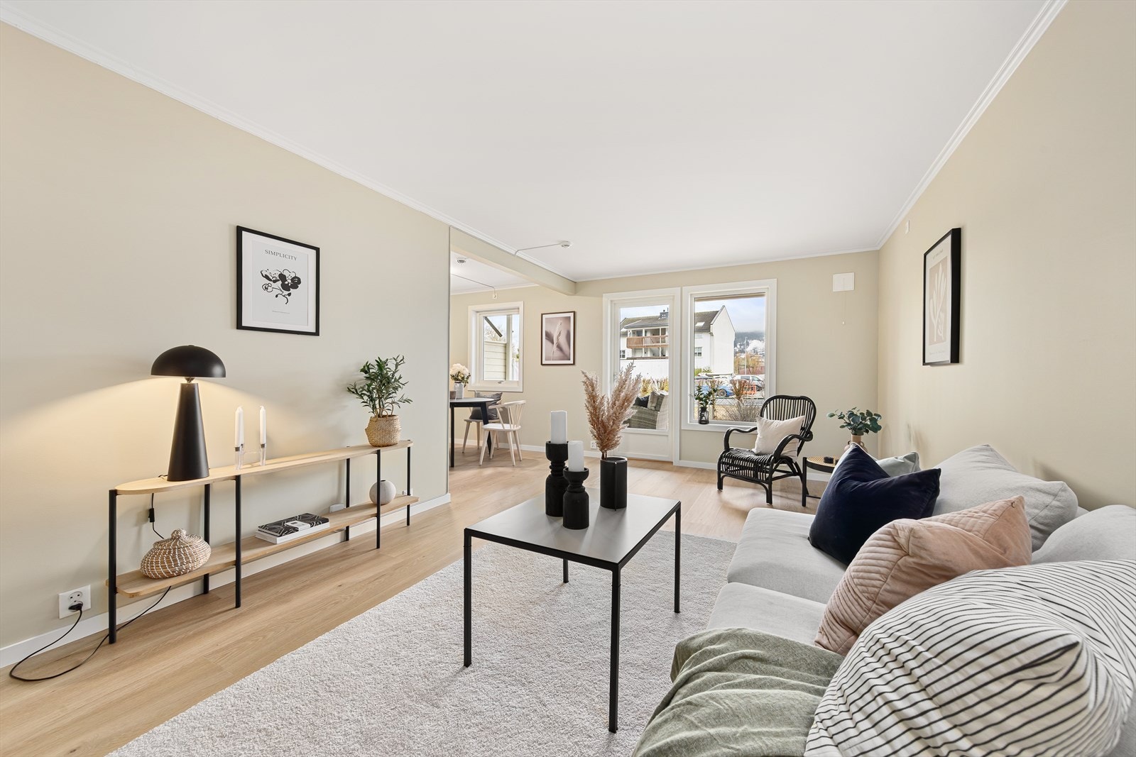 Gode vindusflater sørger for at rommet får godt med naturlig lys. Galleribilde