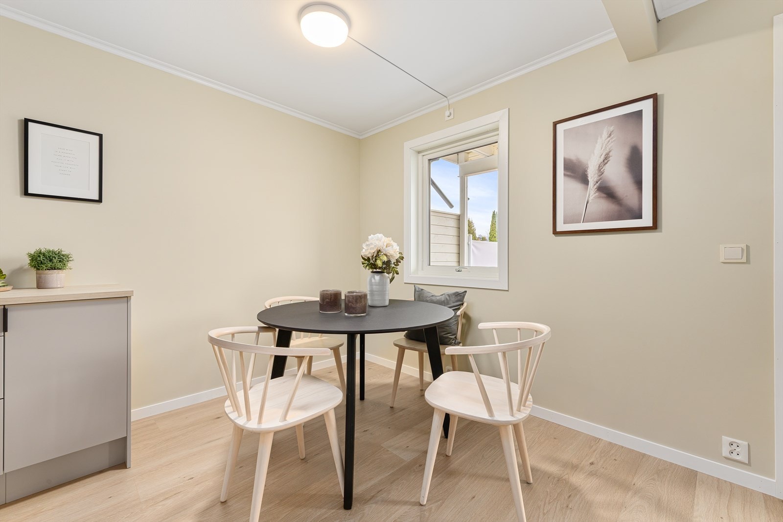 Spisegruppen tar plass i egen sone og inviterer til sosiale og hyggelige måltider med kjente og kjære. Galleribilde