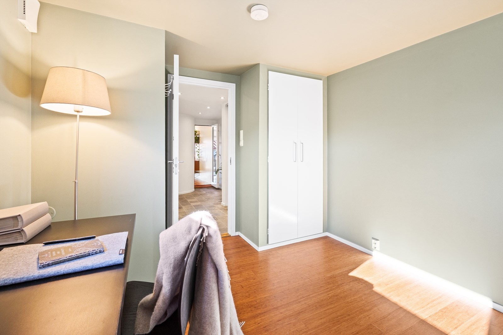 Praktisk innebygde skap. Galleribilde