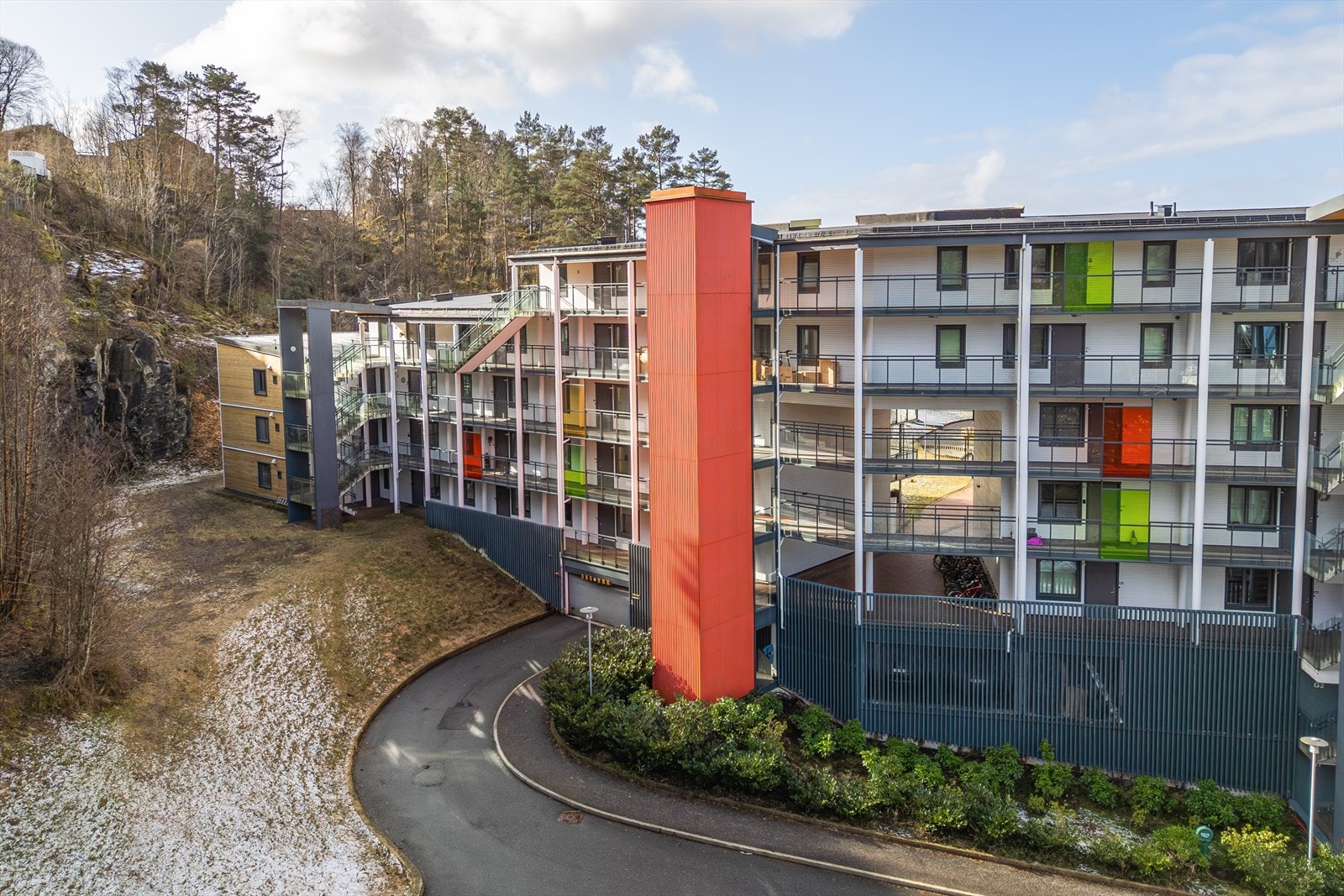 - Boligen disponerer en ekstern bod i underetasjen på 4,7 m² - Galleribilde