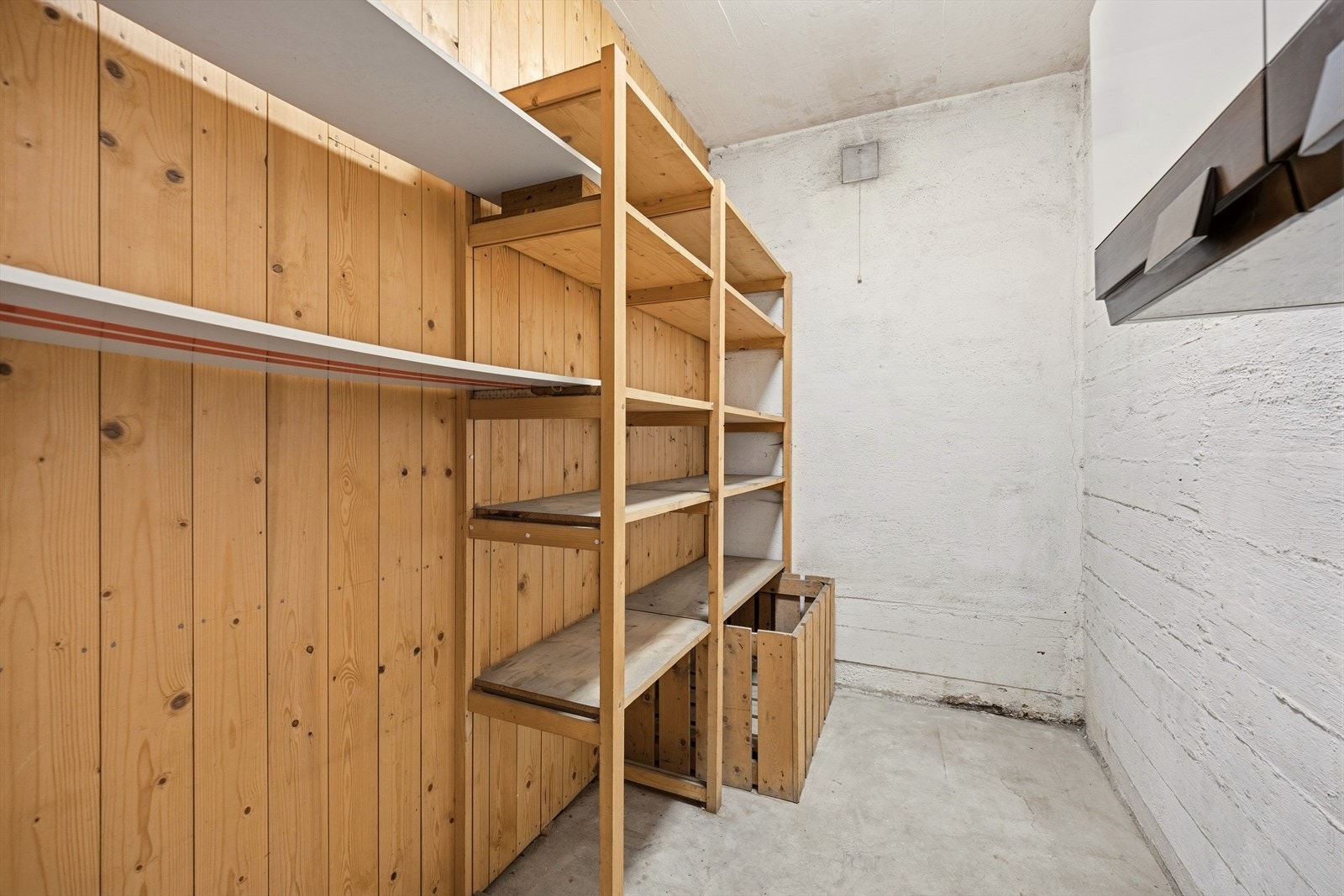Gode oppbevaringsmuligheter i bod Galleribilde