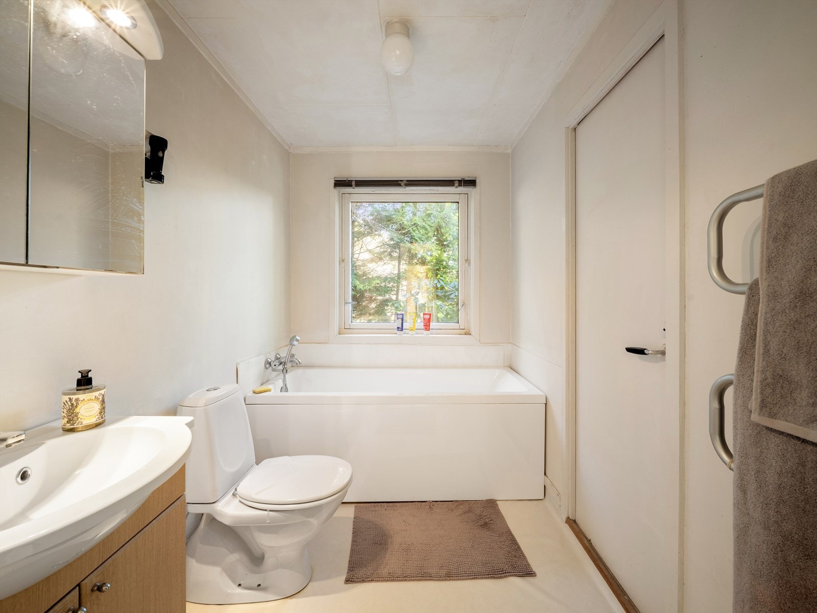 Bad/wc med direkte inngang til hovedsoverom. Galleribilde