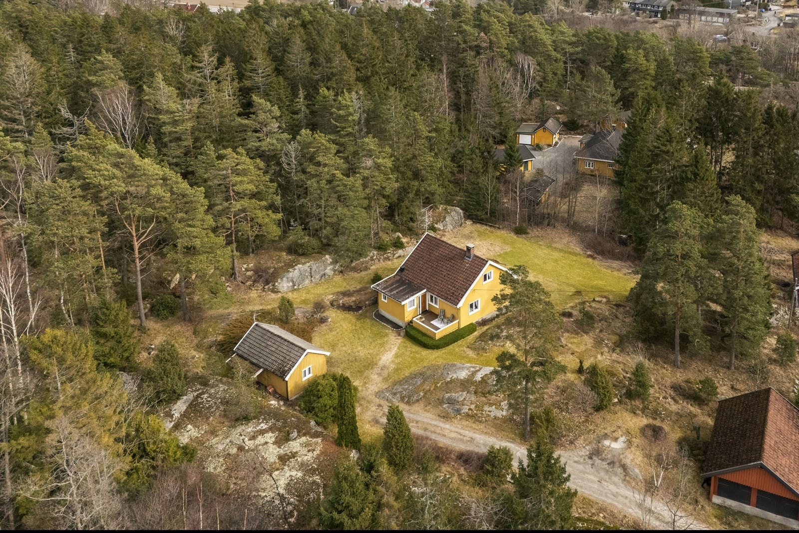 Velkommen til Vikaneveien 18, presentert av EiendomsMegler1 v/ Lise Krogh-Pedersen. Galleribilde