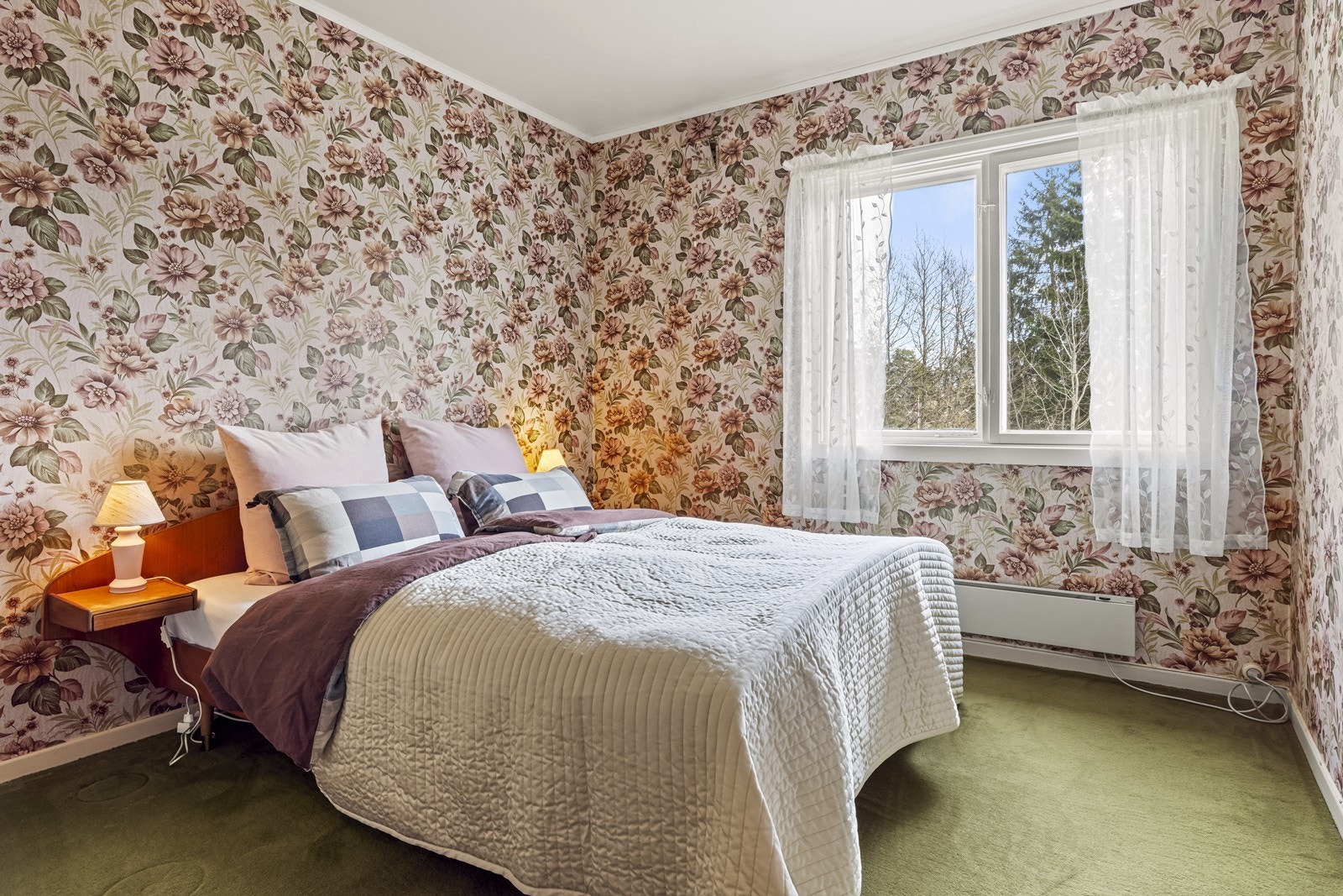 Boligen har 3 soverom. Soverom 1 er i første etasje. Galleribilde