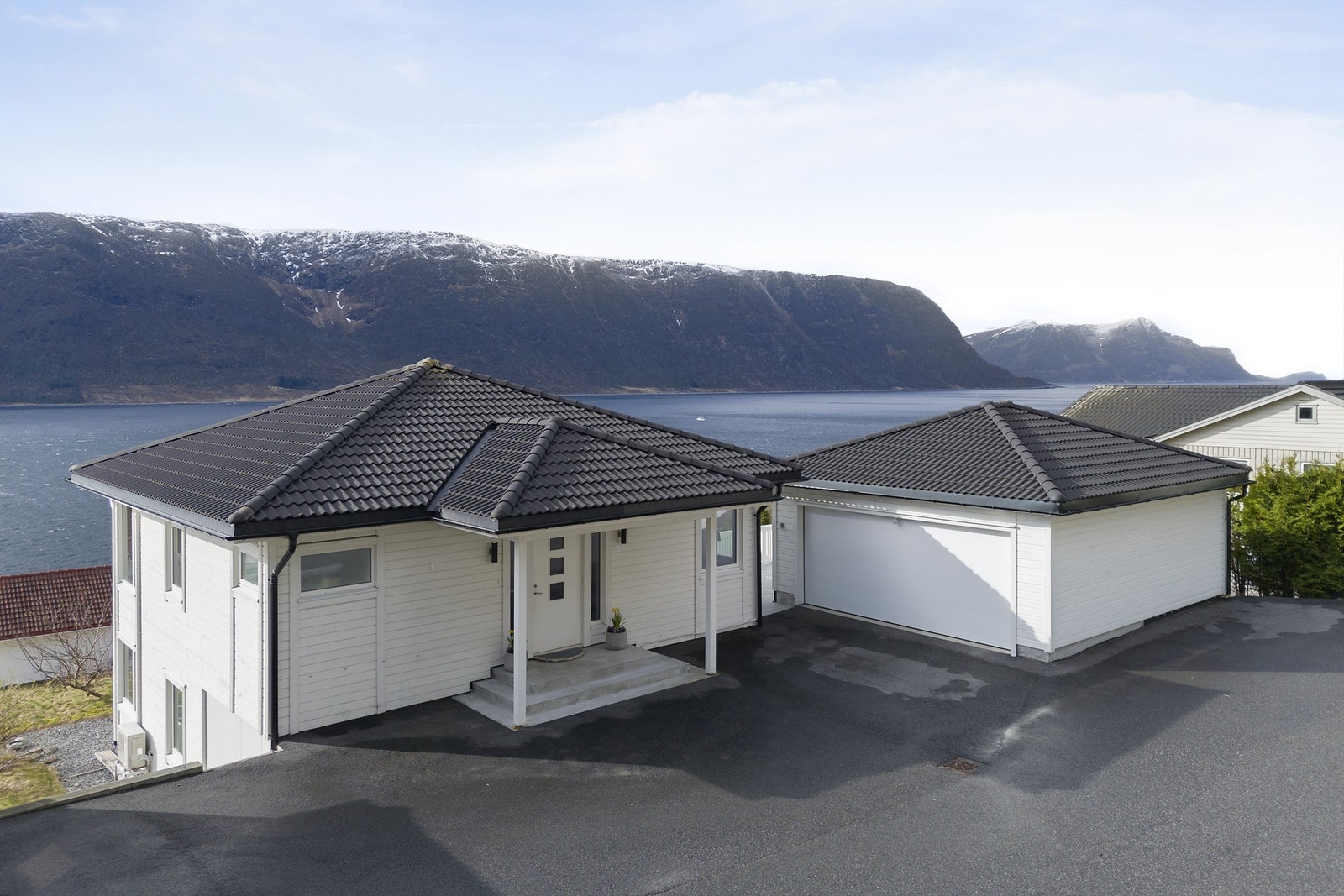 Velkommen til Skusetmarka 24, boligen selges av Krogsveen Sunnmøre v/Eiendomsmelger Geir Kristian Ødegård Galleribilde