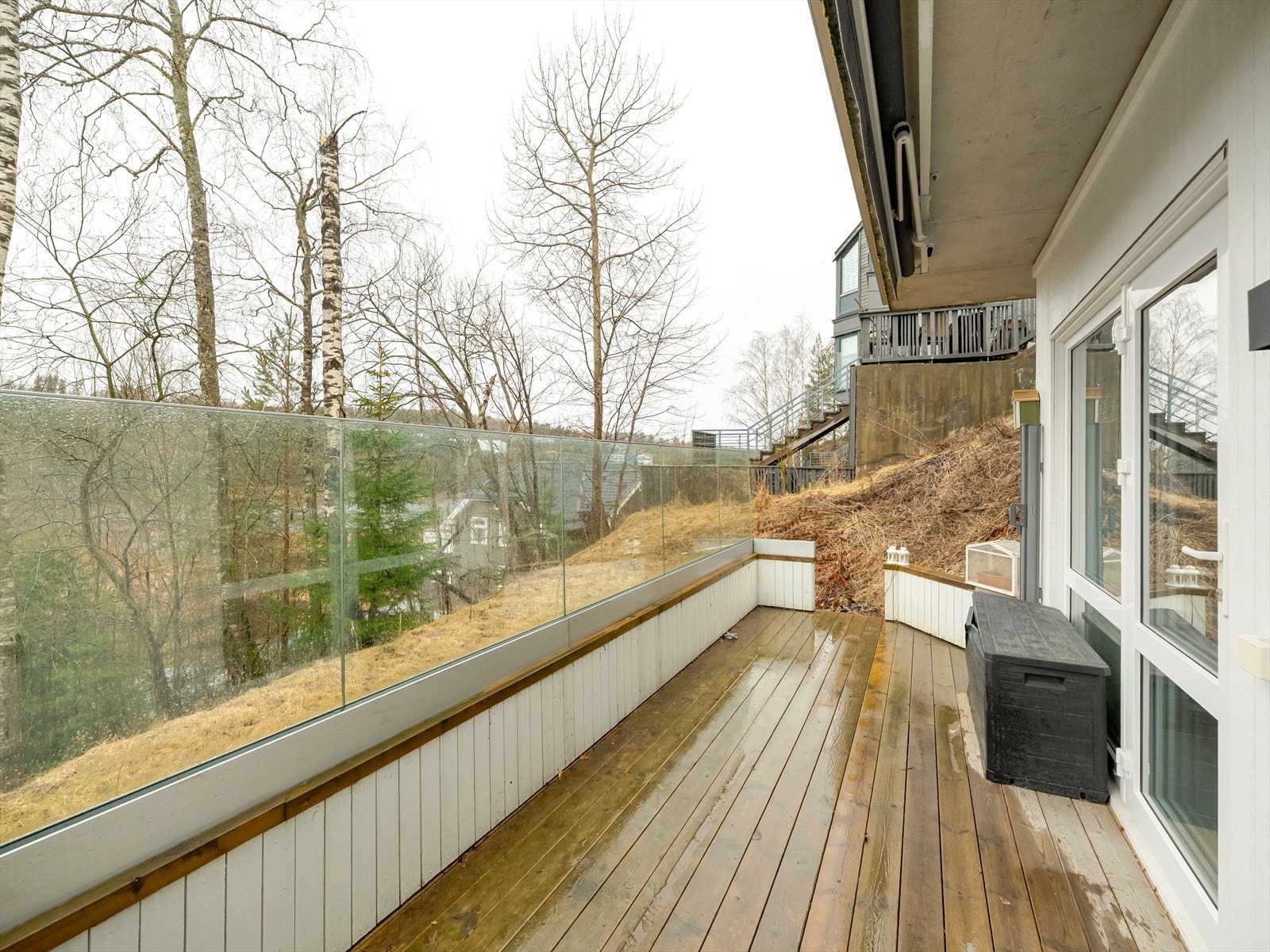 Her kan det møbleres i flere soner, med både spisegruppe og lounge. Galleribilde