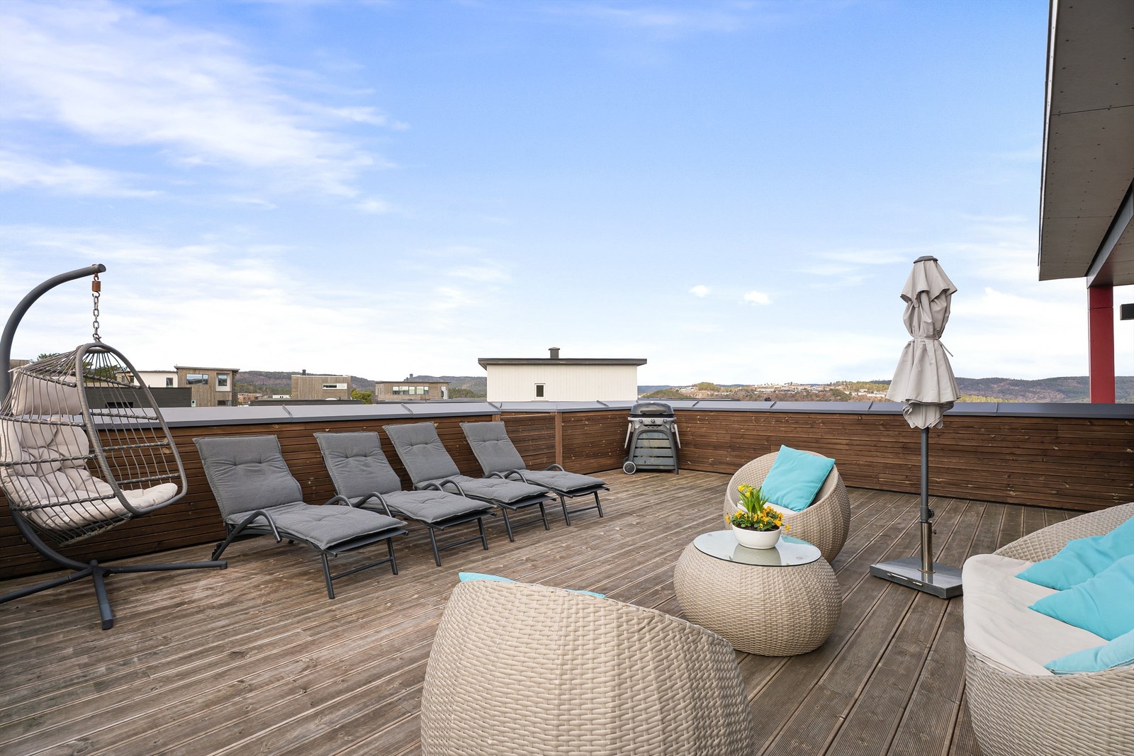 God plass til hagemøbler, sittegrupper, grill m.m. Galleribilde
