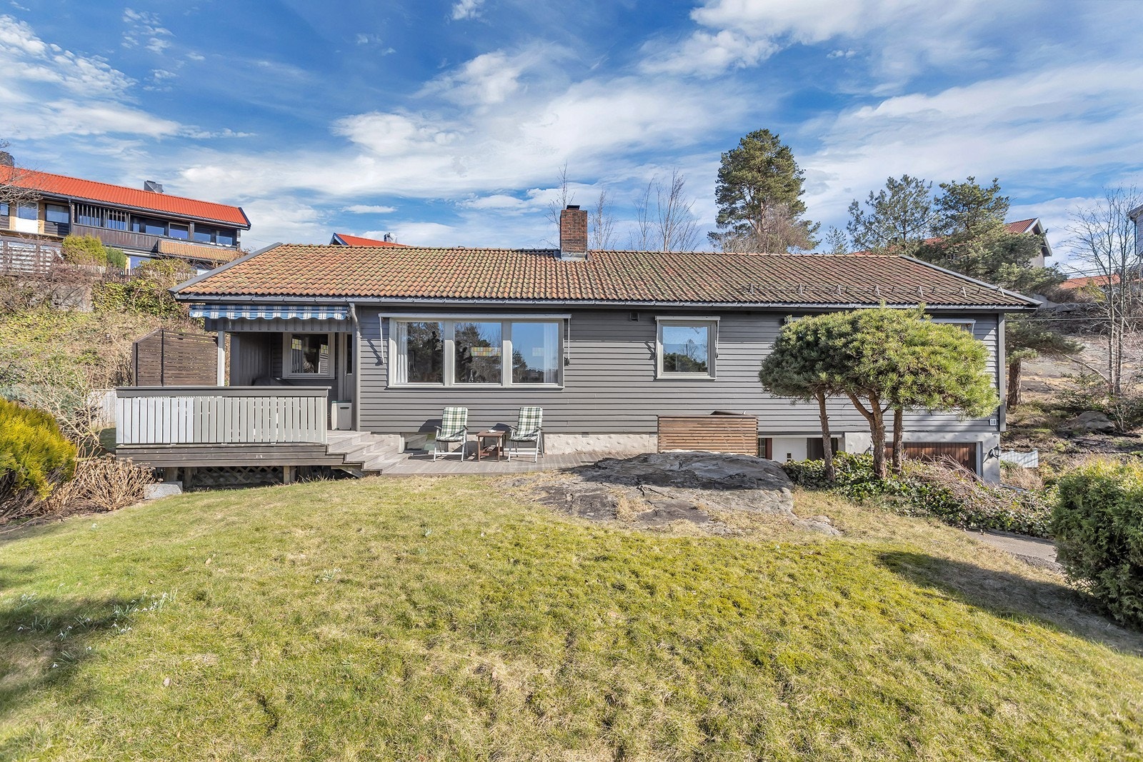 Frittliggende enebolig med gode solforhold Galleribilde