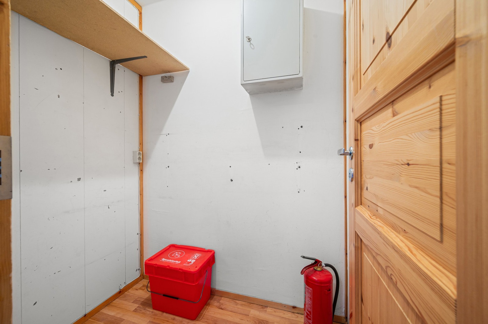 Praktisk bod i leiligheten for oppbevaring. Det medfølger også bod i kjeller for ekstra oppbevaring. Galleribilde