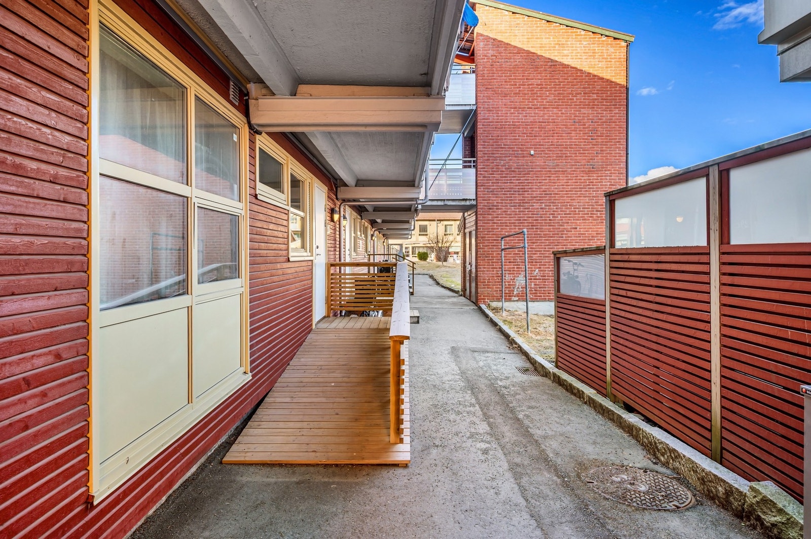 Praktisk oppgang til leiligheten. Galleribilde