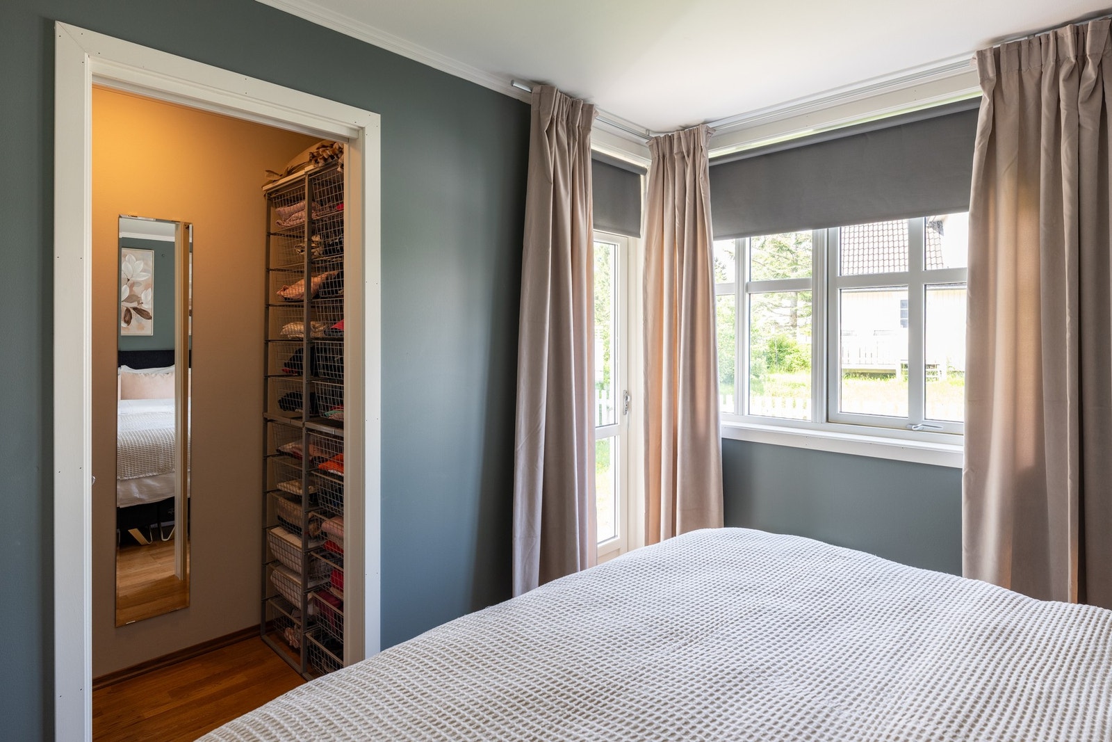Hovedsoverom har eget walk-in closet og er tilsammen 11,2 kvm. Galleribilde