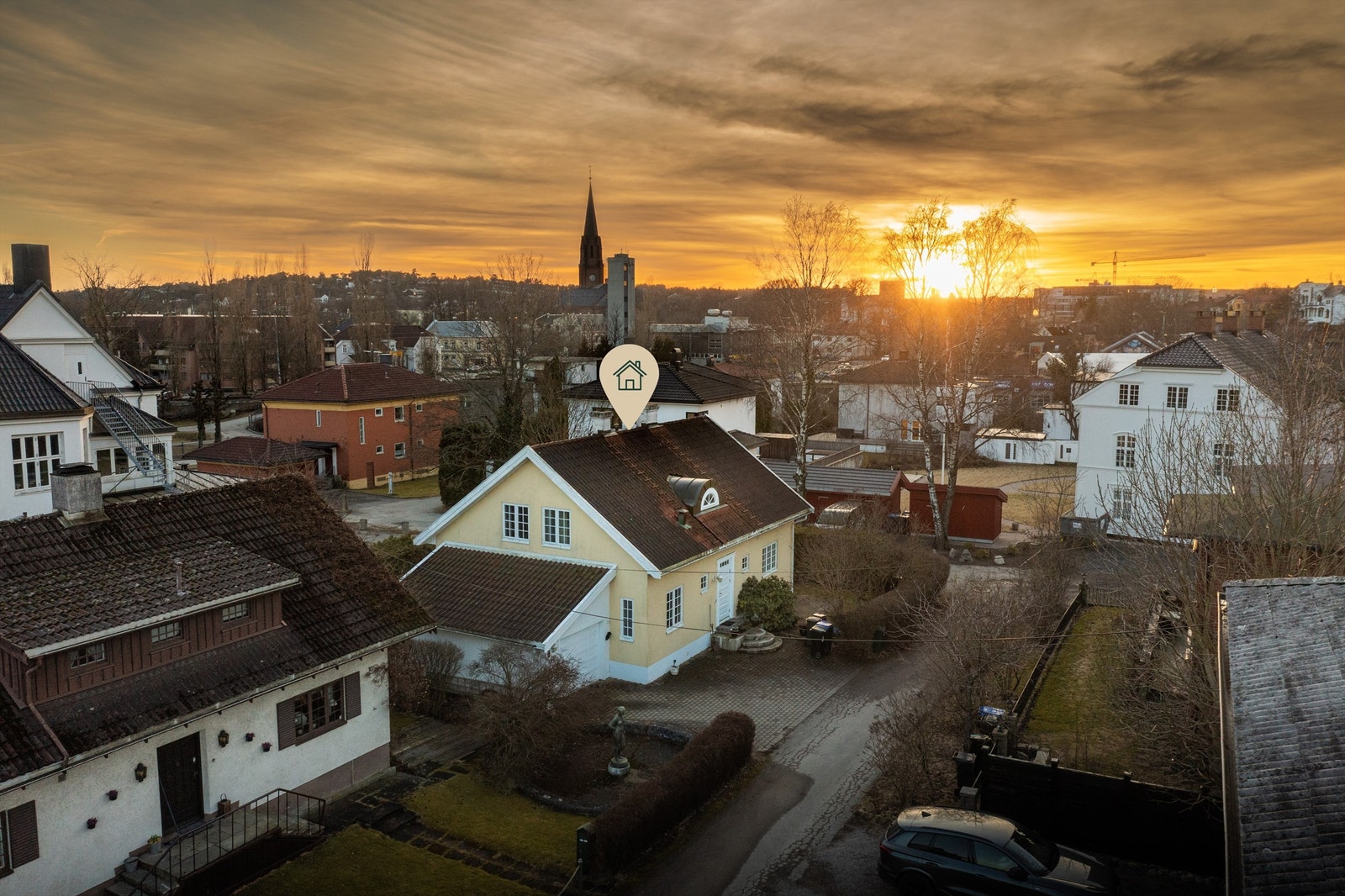 Krogsveen Fredrikstad og Sarpsborg Nyklassisistisk enebolig fra 1996 på St.Croix - fylt med egenart og store rom. 4 soverom.