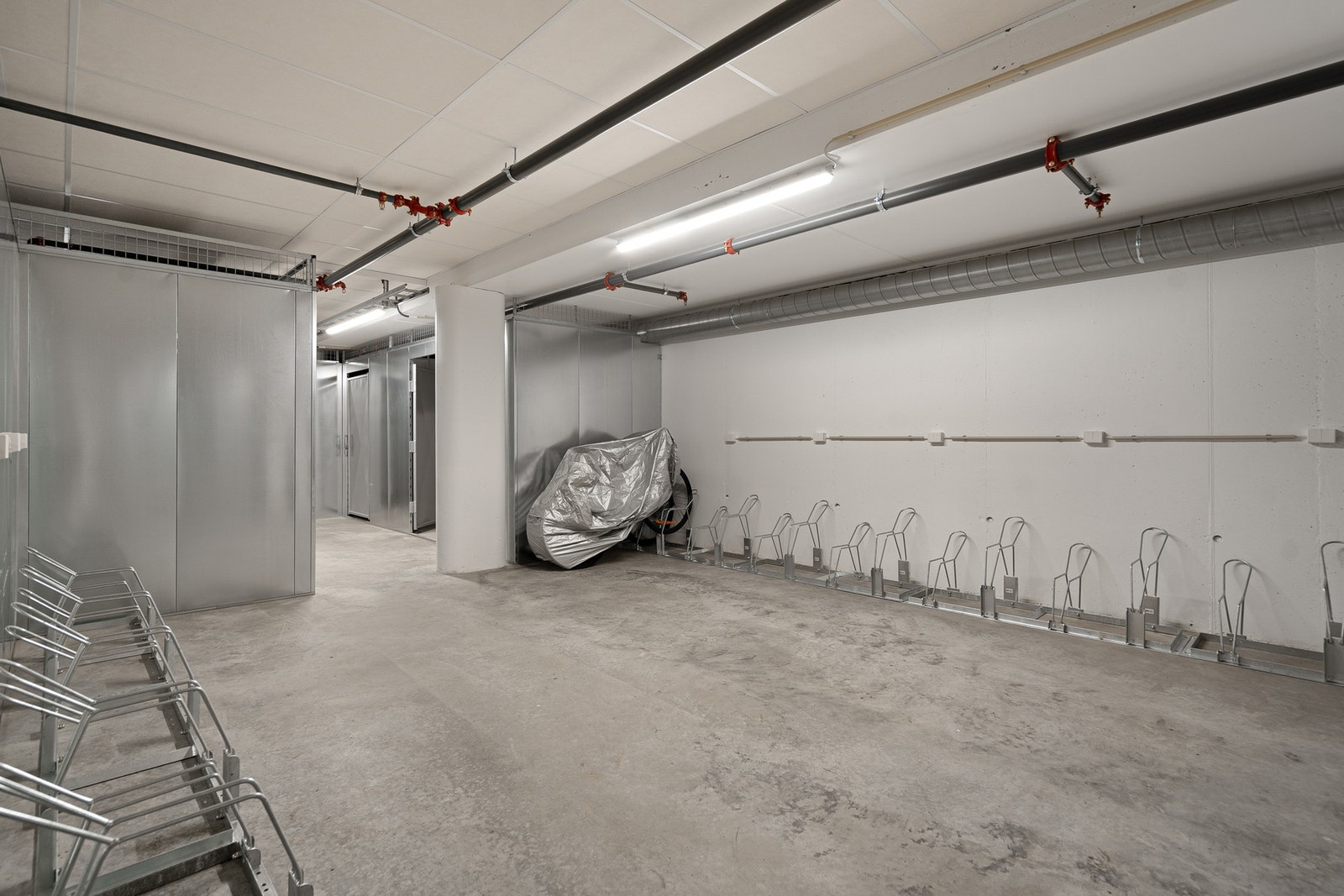 Felles sykkelparkering Galleribilde