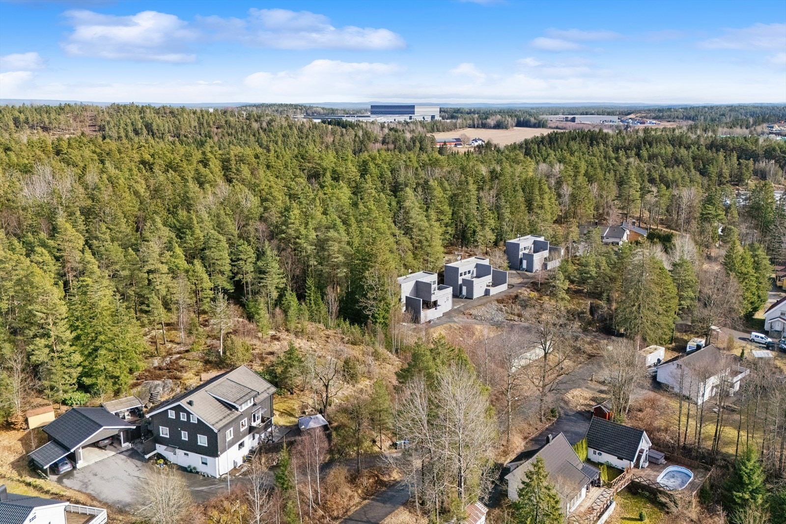 Etablert boligfelt med ca. 20 enheter Galleribilde