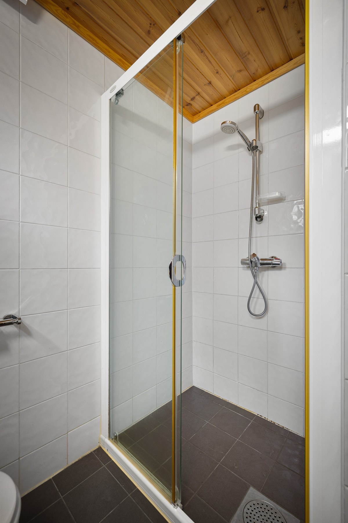 Dusjnisje. Galleribilde