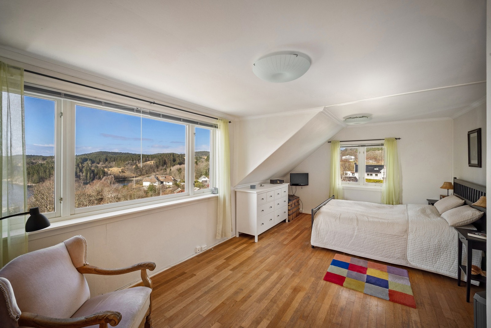 Hovedsoverom evnt loftstue på 28 kvm i 2. etg. Galleribilde