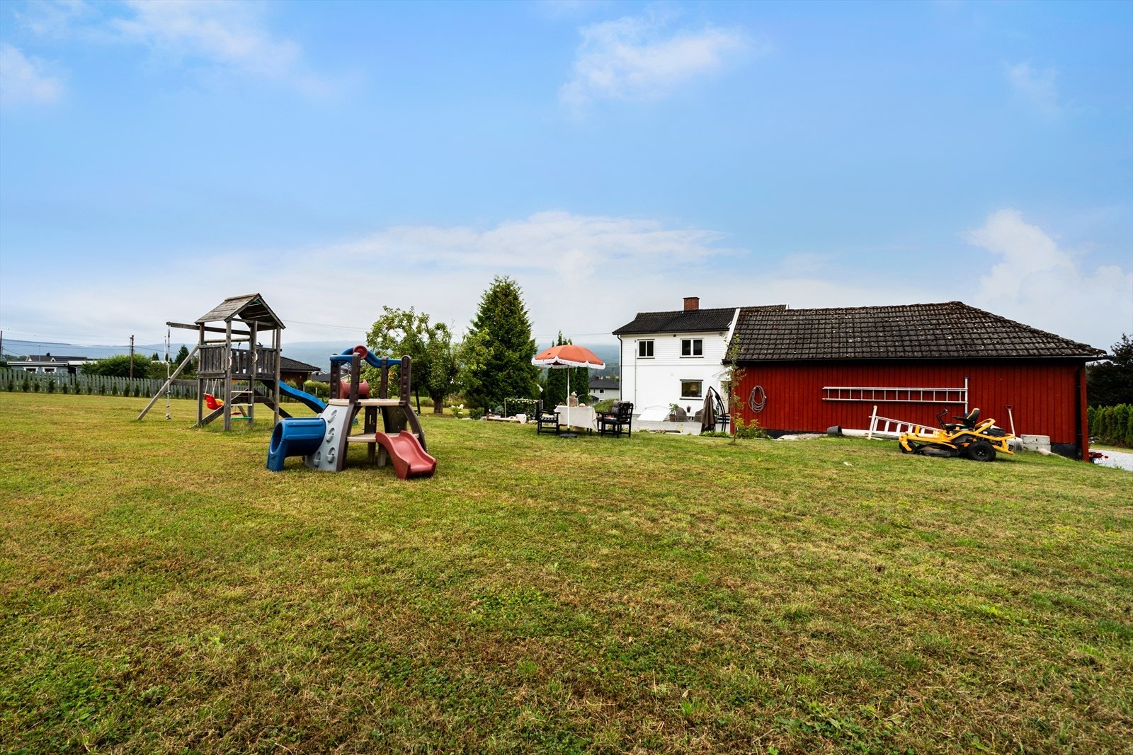 Fantastisk boltreplass for aktive barn Galleribilde