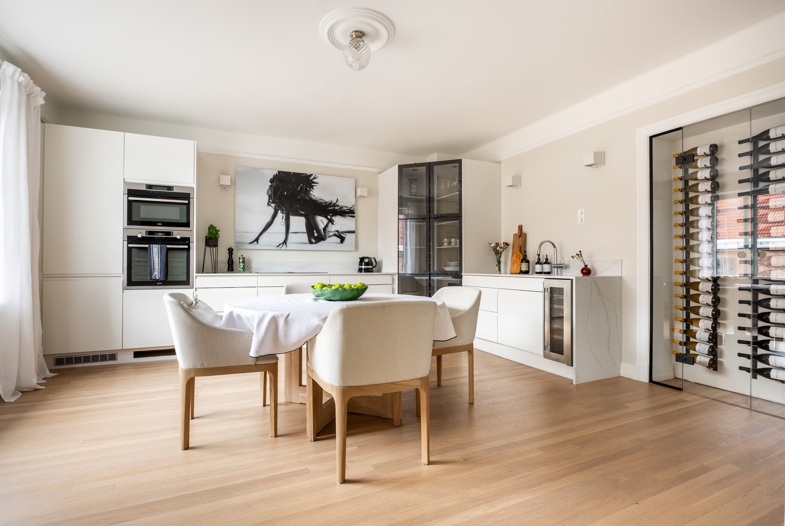 Spiseplass på kjøkkenet Galleribilde