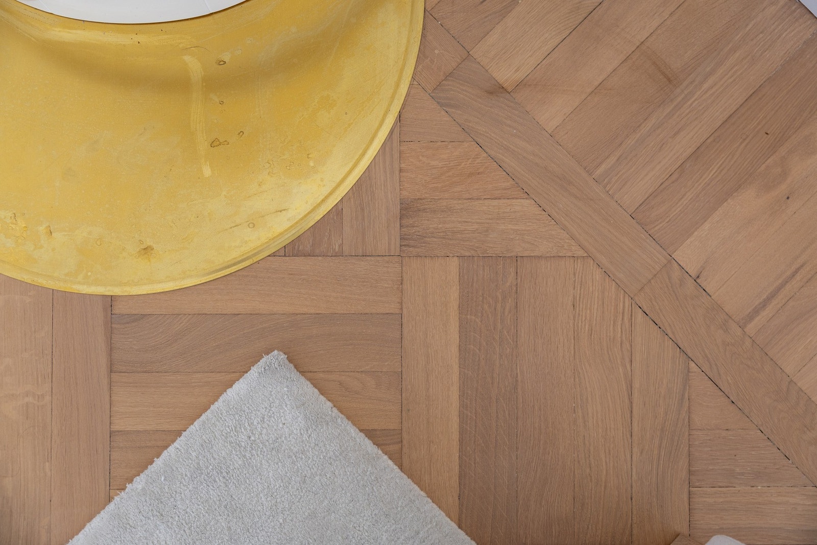 Lekre nyslipte gulv Galleribilde