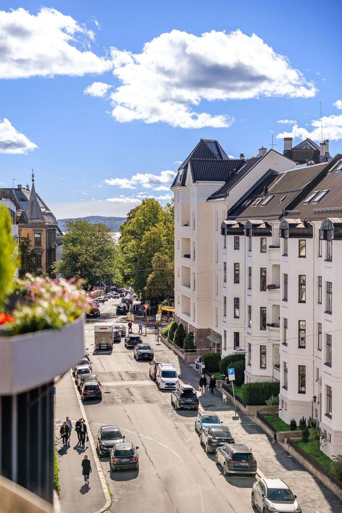 Utsyn fra balkongen med utgang fra stuen Galleribilde