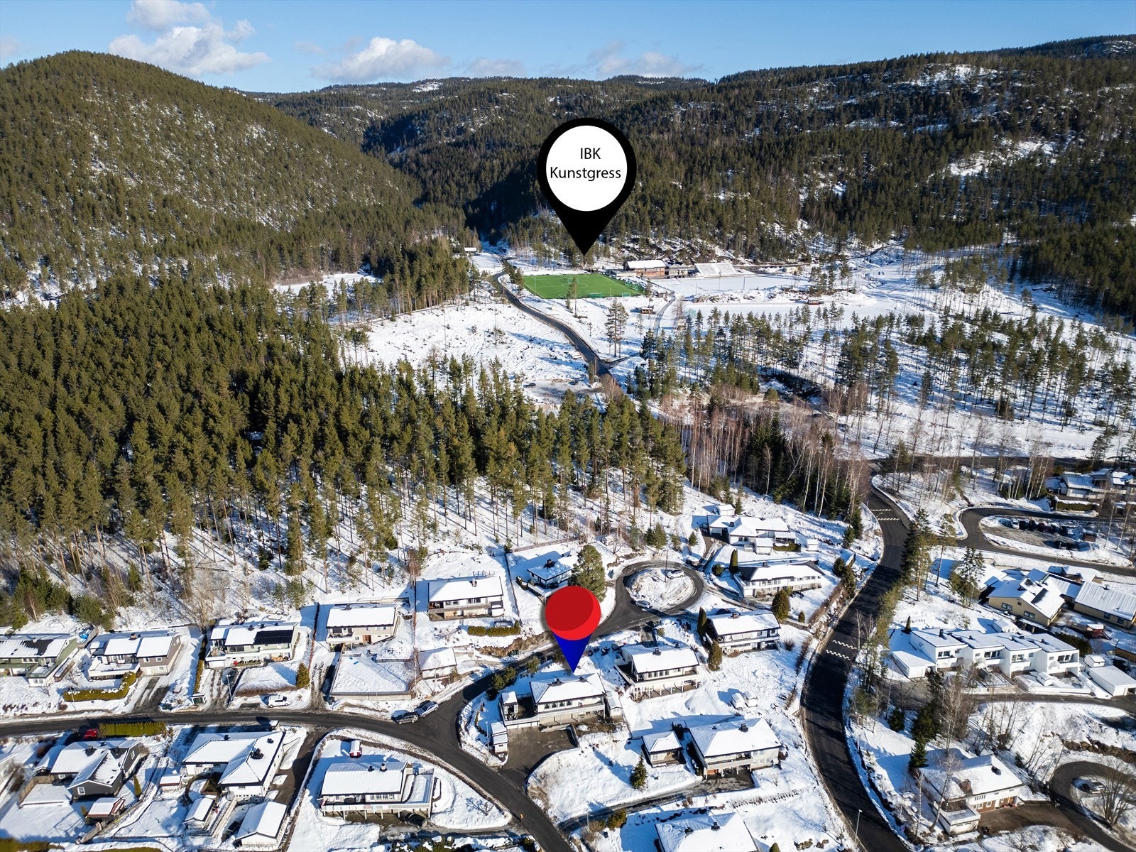 Boligen ligger på Hovjordet i Krokstadelva. Galleribilde
