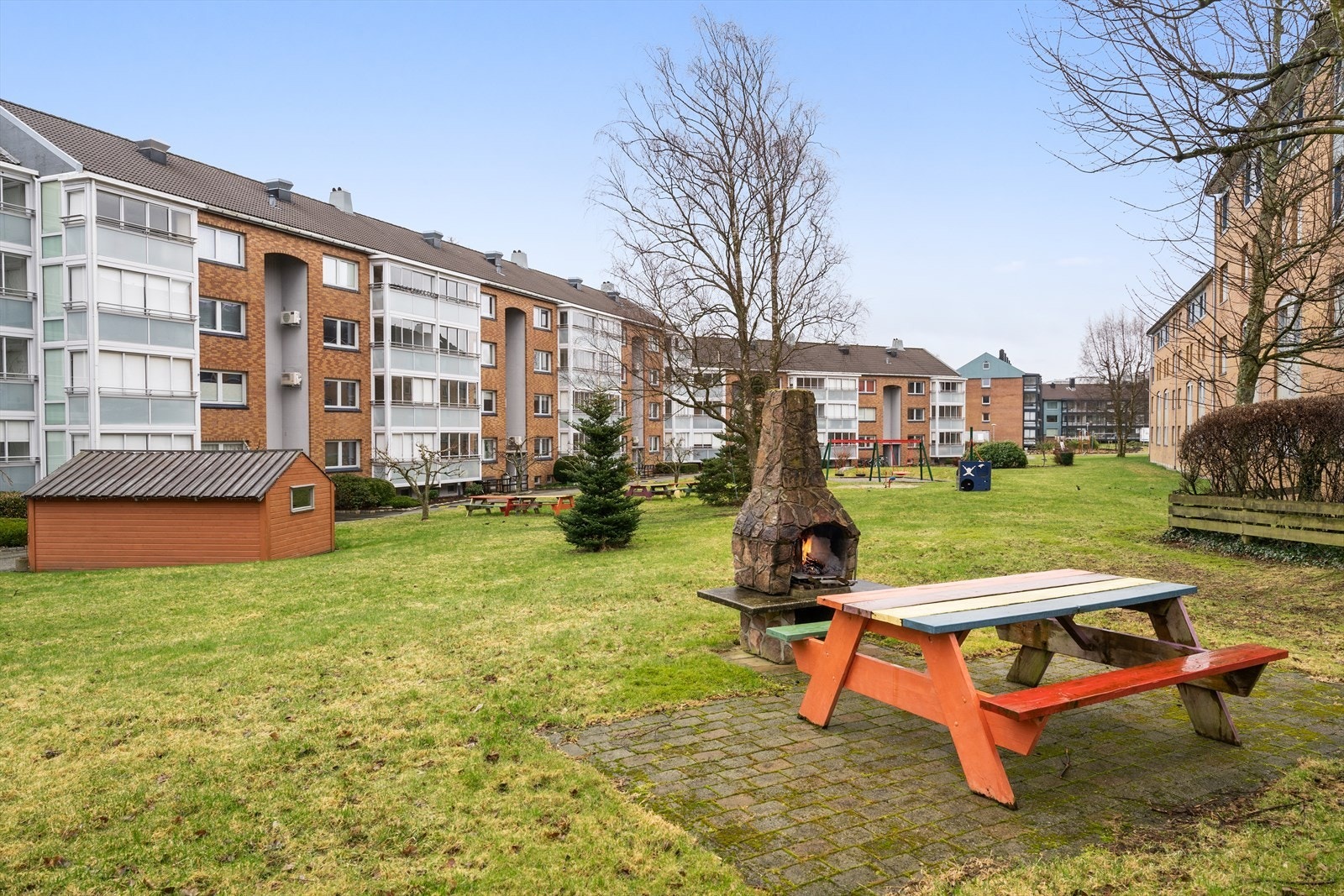 - Flotte grøntområder som er ypperlig for varme sommerkvelder - Galleribilde