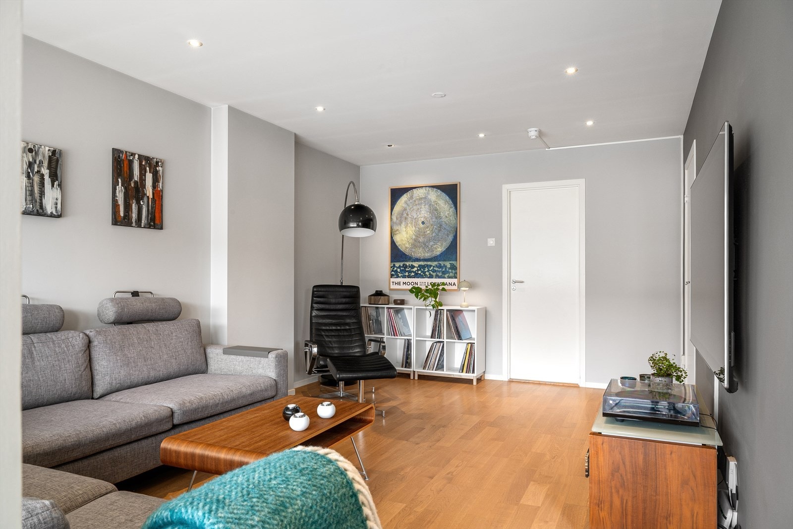 - Fra stuen har man adkomst til hovedsoverommet - Galleribilde