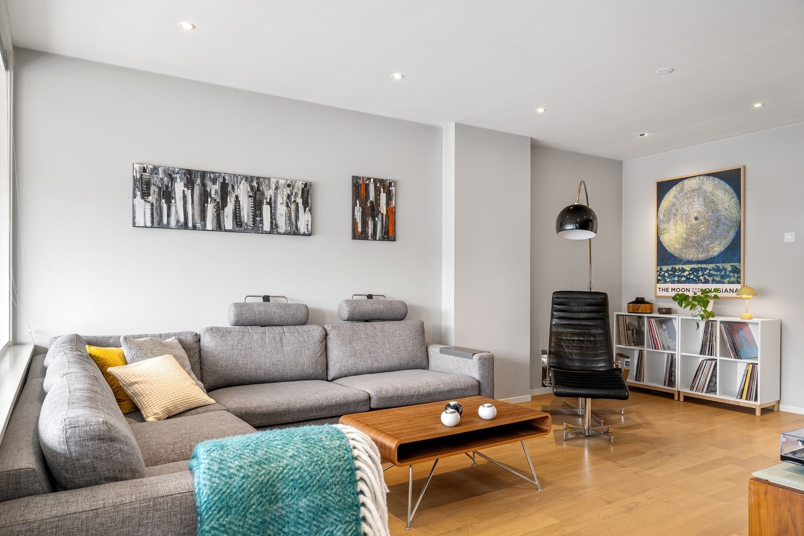 - Thea Edland ved Nordvik Bolig har gleden av å presentere Leif Dietrichsons gate 12E. Foto: Kristine Tofte - Galleribilde