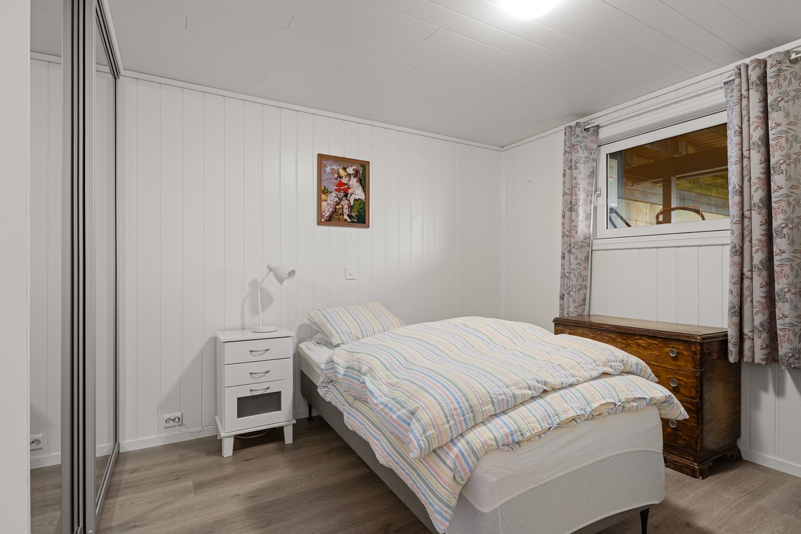 Soverom 1 (etasjen er ikke godkjent for varig opphold). Galleribilde