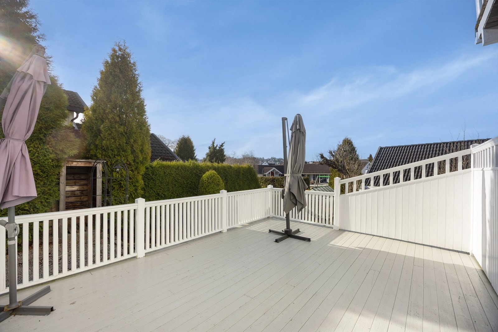 Her nytes enkelt både stille stunder og lange, sosiale kvelder i godt lag. Galleribilde