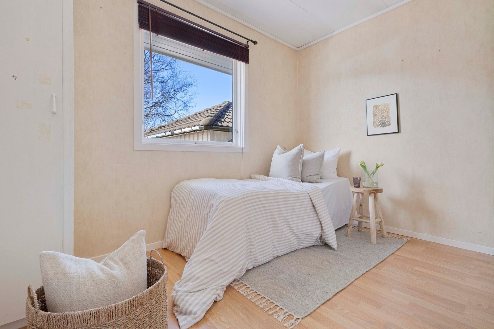 De øvrige soverommene egner seg godt som barnerom, gjesterom eller kontor, og har gode lysforhold som gir en behagelig romfølelse. Galleribilde