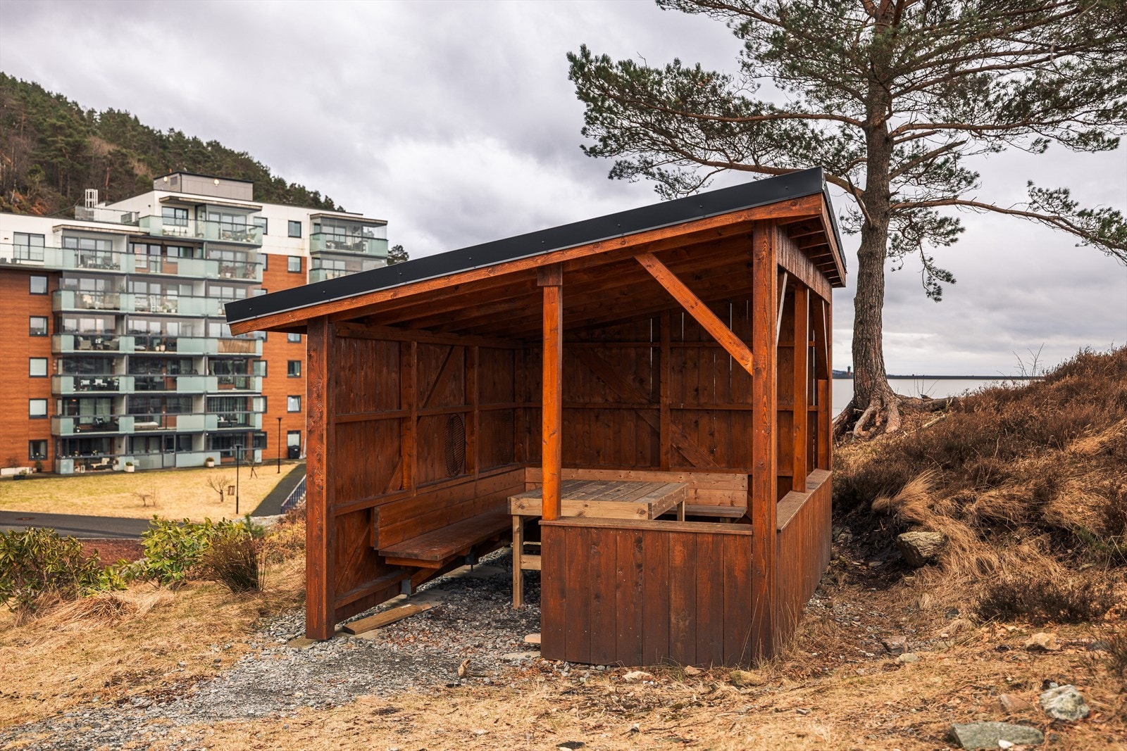 Sameiet tilbyr blant annet felles gapahuk som kan benyttes av alle beboerne. Galleribilde