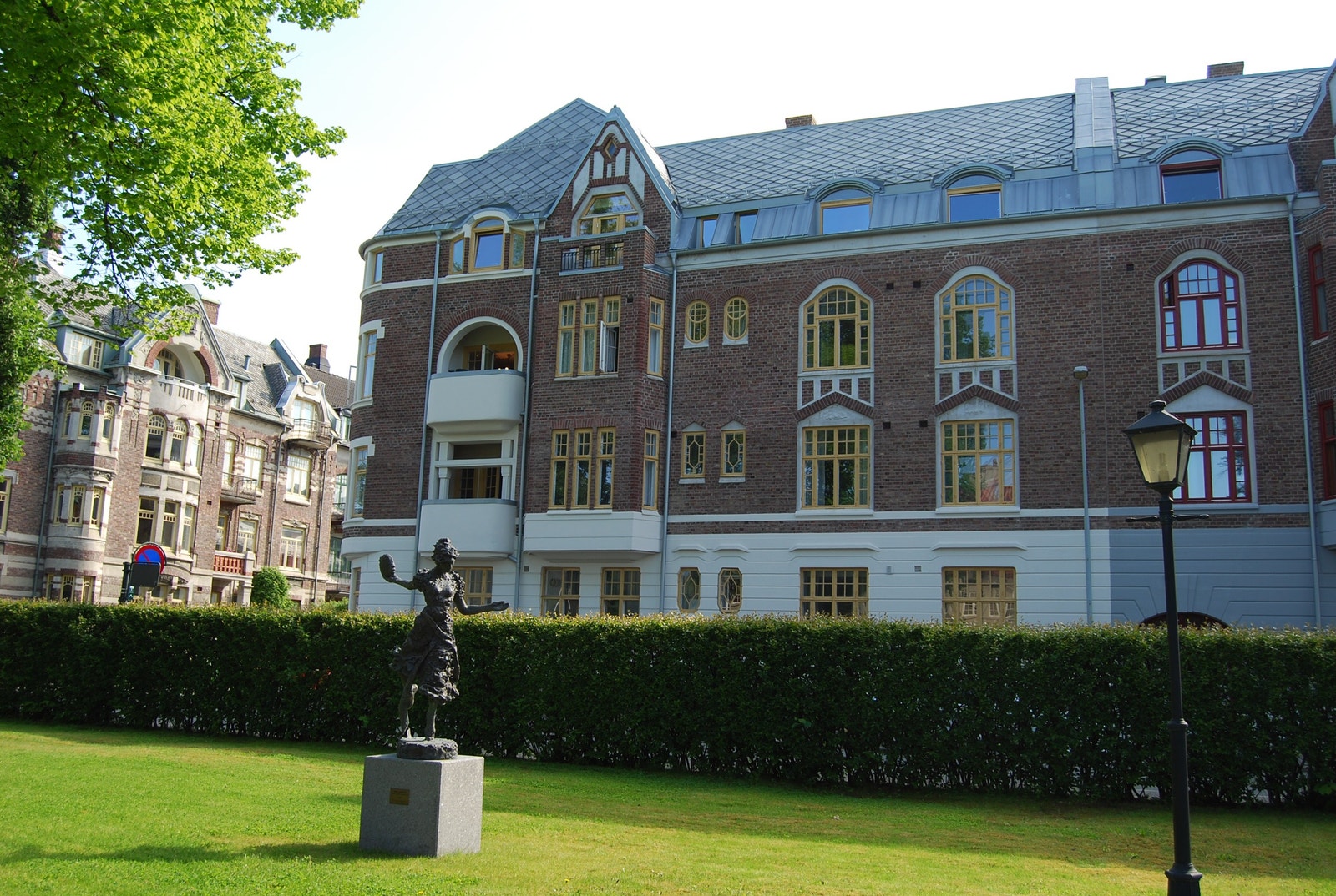 Flotte omgivelser med historisk preg. Galleribilde