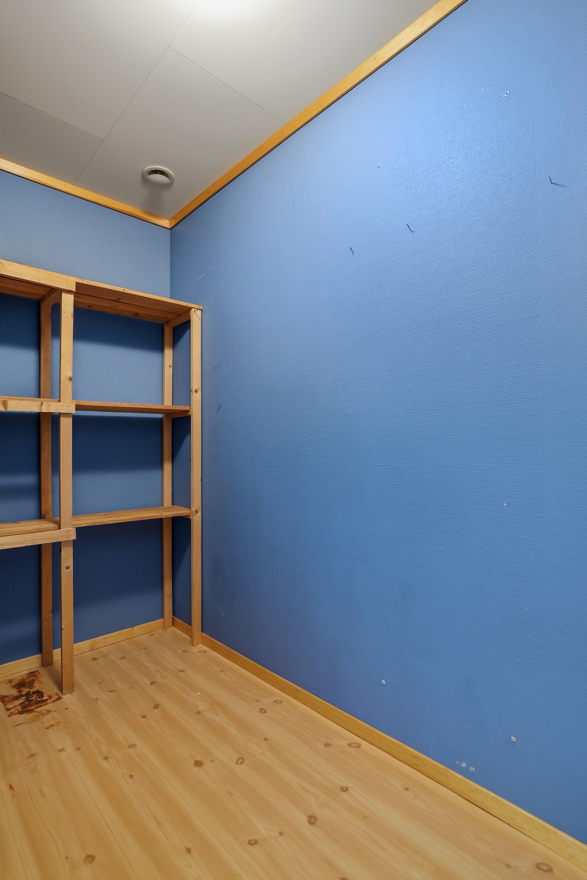 Innvendig bod for lagring. Galleribilde