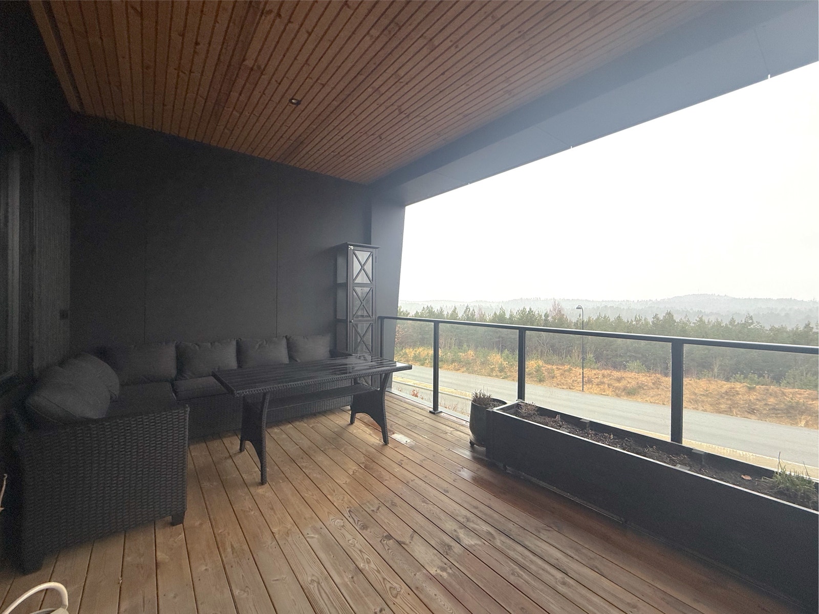 Stor terrasse, hagemøbler følger i leieforholdet. Galleribilde