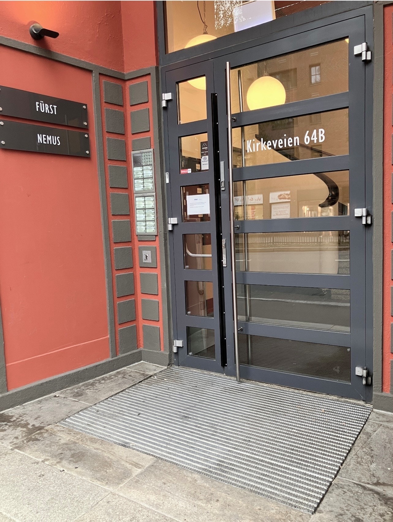 Inngangsparti oppgang B Galleribilde